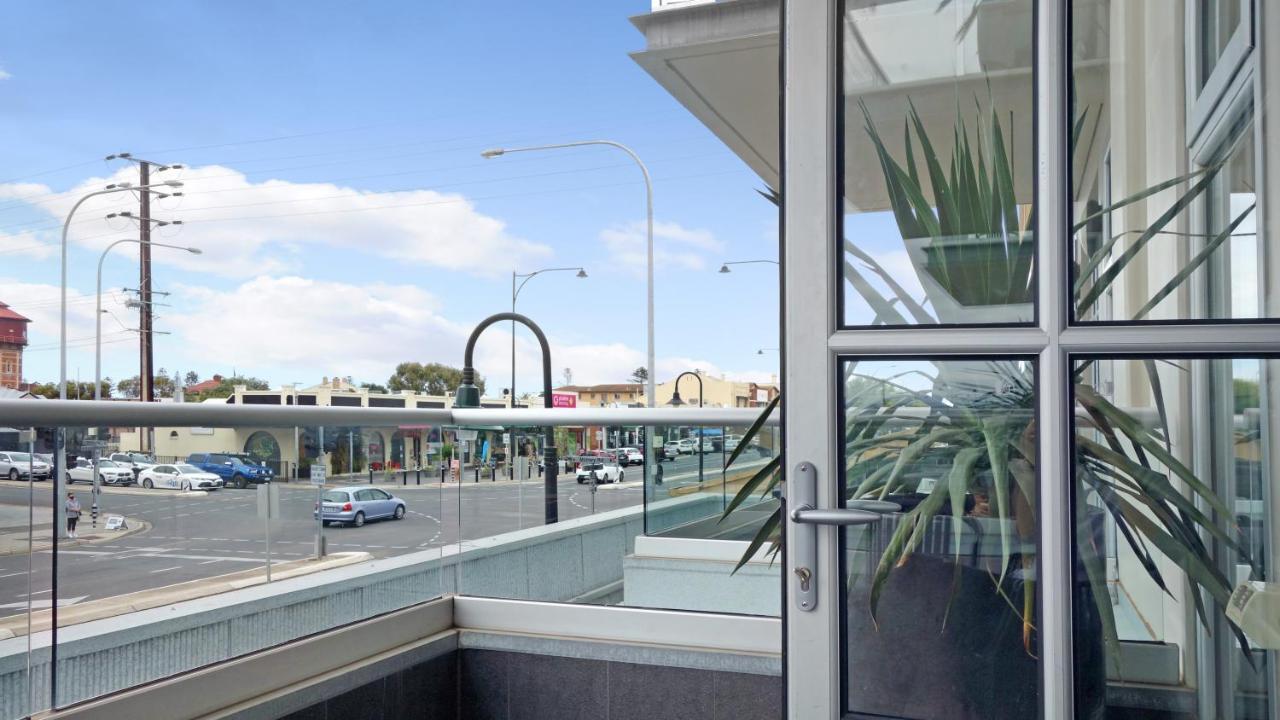 Port Adelaide Semaphore Splash Apartments מראה חיצוני תמונה